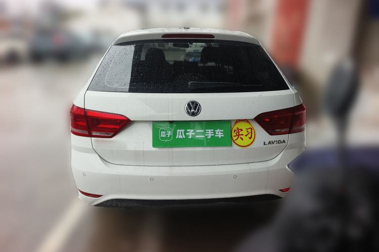 Used Volkswagen Gran Lavida 2015 1.6L Automatic Fashion Edition Rear