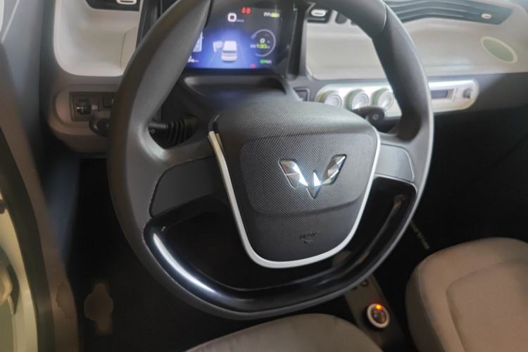 Used Wuling Hongguang MINIEV 2021 Macaron Premium Model – Lithium Iron Phosphate Steering Wheel