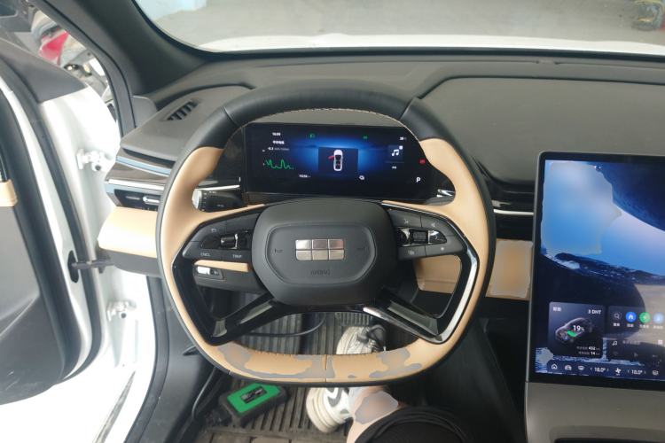 Used Geely Galaxy L6 2023 125km MAX
