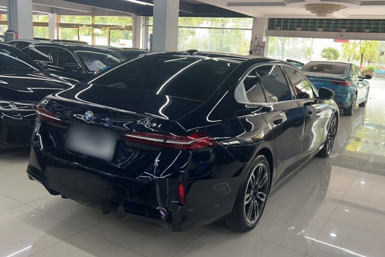 Used BMW 5 Series 2025 525Li M Sport Package Exterior 3