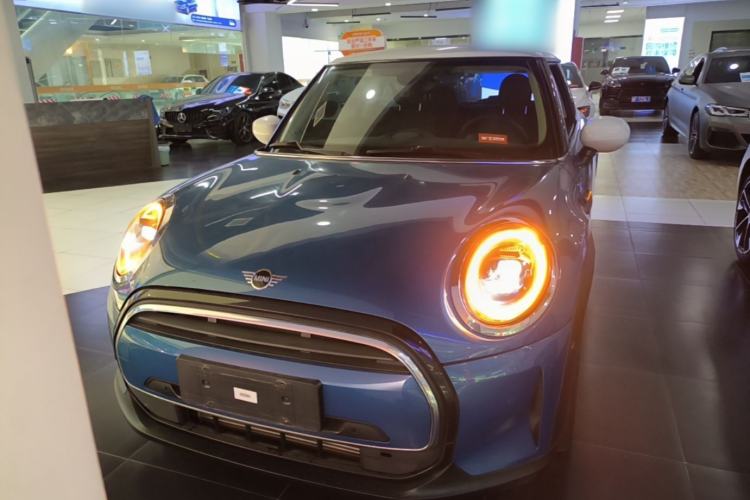 Used MINI 2022 Updated 1.5T COOPER Classic Edition Front