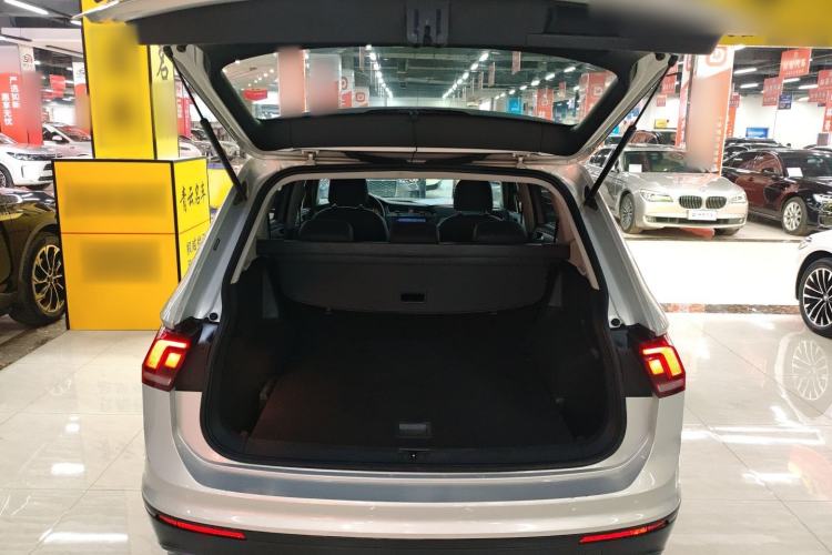 Used Volkswagen Tiguan L 2020 330TSI Automatic Two-Wheel Drive Luxury Edition China VI Standard