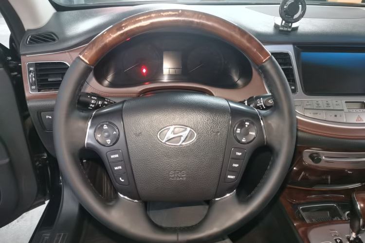 Used Hyundai Genesis 2012 3.3L GDI Prestige Edition
