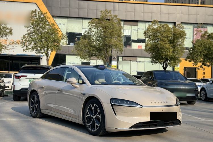 Used Hima Luxeed S7 2025 855 km Max