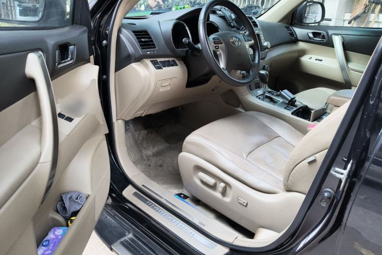 Used Toyota Highlander 2013 2.7L Two-Wheel Drive 7-Seater Zijin Edition
