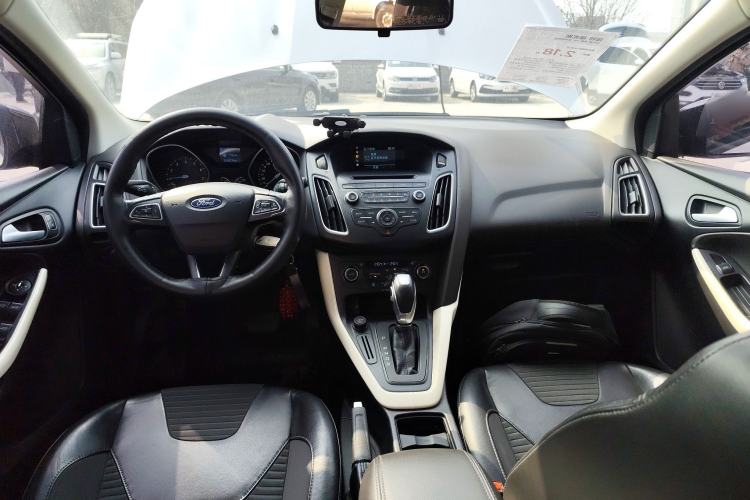 Used Ford Focus 2015 Hatchback 1.6L Automatic Fashion Edition