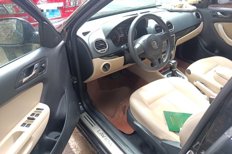 Used Volkswagen Lavida 2011 1.6L Automatic PinYou Edition