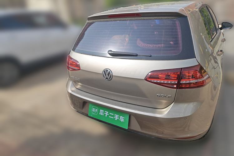 Used Volkswagen Golf 2017 1.6L Automatic Comfort Million-Vehicle Anniversary Edition
