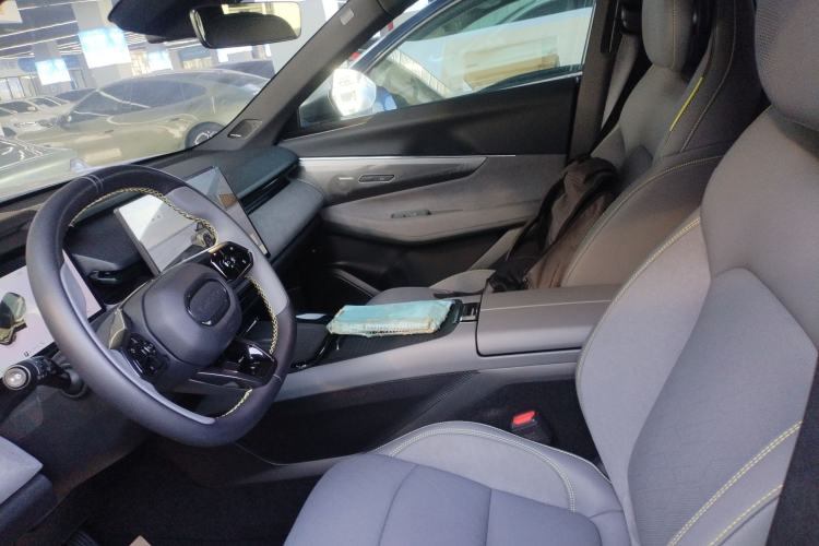 Used Lynk & Co 08 EM-P 2023 245km Ultra-Long Range Halo