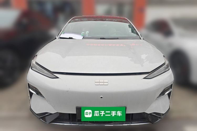 Used Geely Galaxy E8 2024 665 km Range Rear-Drive Starship Long-Range Version
