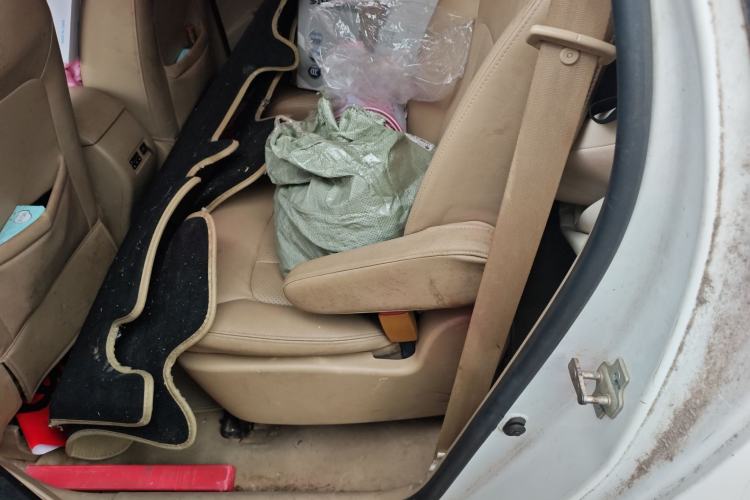 Used Baojun 730 2014 1.5L manual Comfort version 7 seats
