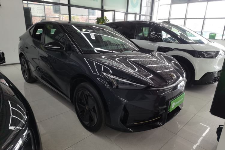 Used Volkswagen ID.UNYX 2024 Pro Long-Range Version Front Right 45 Deg