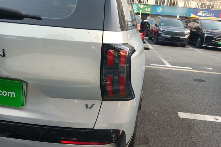 Used AION V 2024 Aion Tyrannosaurus 650 Smart Luxury Edition