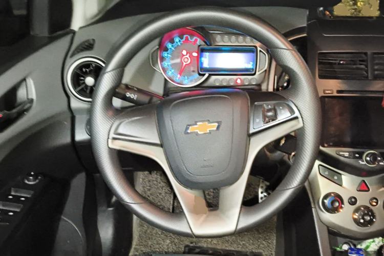 Used Chevrolet Aveo Sonic 2011 Sedan 1.4L Manual Transmission SE
