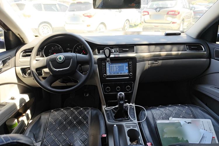 Used Skoda Superb 2012 1.4TSI Manual Zhiya Edition Center Console
