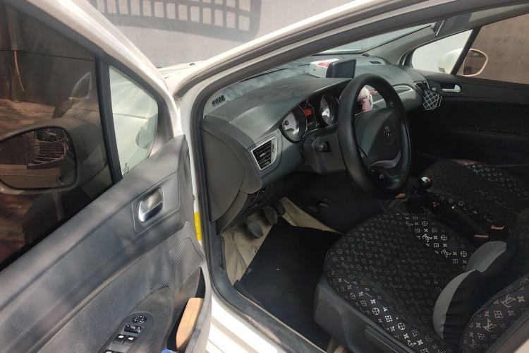 Used Peugeot 308 2012 1.6L Manual Fashion Edition
