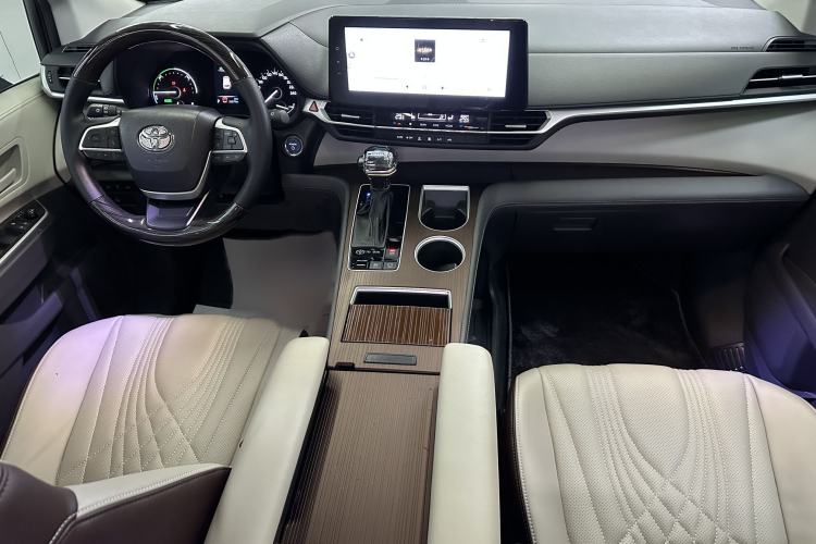 Used Toyota SIENNA 2023 2.5L Hybrid Comfort Edition Interior 1