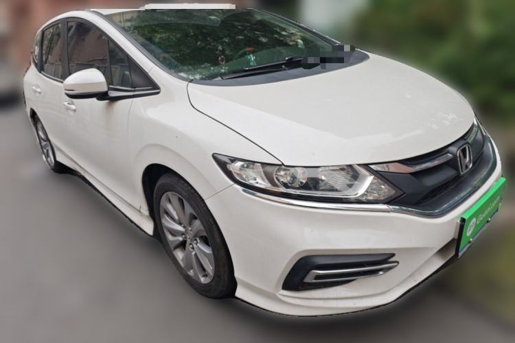 Used Honda Jade 2017 1.8L automatic Comfort version 5 seats Front Right 45 Deg