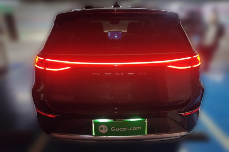 Used Denza N8 2023 Four-Wheel Drive Ultra-Hybrid Flagship Six-Seater Version
