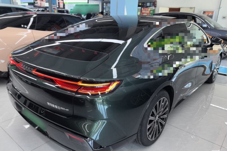 Used Geely Galaxy 8 2025 130km EM-P Starship Edition
