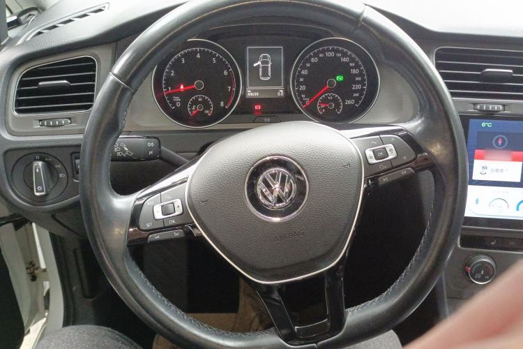 Used Volkswagen Golf 2015 1.4TSI Automatic Luxury Model
