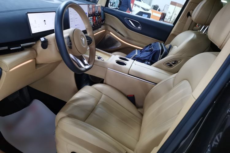 Used VOYAH Dream 2025 PHEV Four-Wheel Drive Prestige Kunpeng Edition