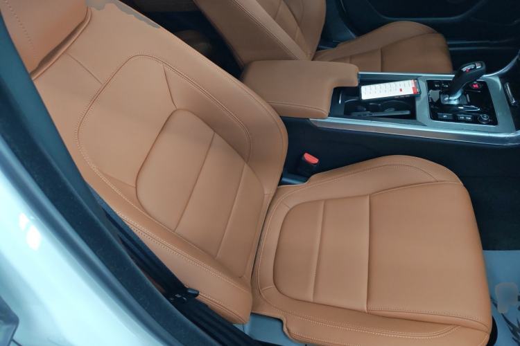 Used Jaguar XEL 2024 2.0T 250 PS R-DYNAMIC S Advanced Sport Edition Right Front Seat