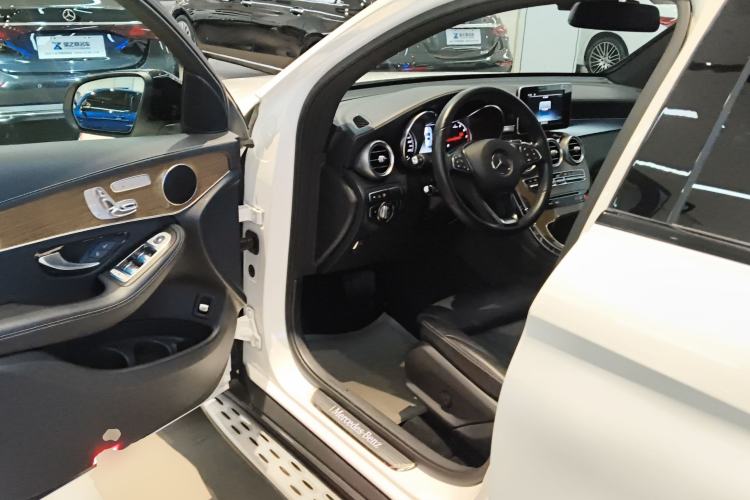 Used Mercedes-Benz GLC Coupe 2019 Facelift GLC 260 4MATIC Coupe SUV
