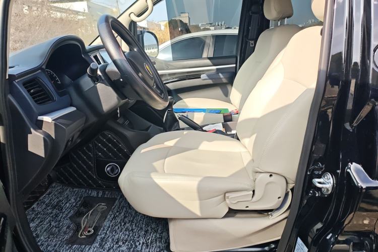 Used FORTHING Lingzhi 2023 M5 1.6L Practical Model 5 Seats