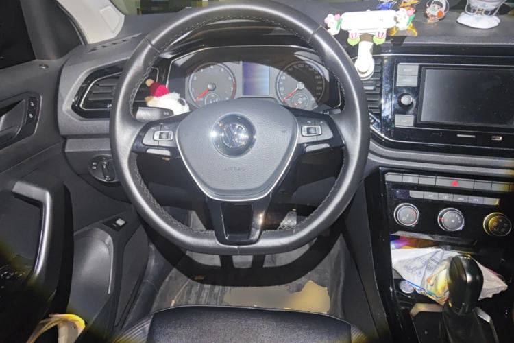 Used Volkswagen T-ROC 2018 280TSI DSG Two-Wheel-Drive Comfort Version China V Standard Steering Wheel