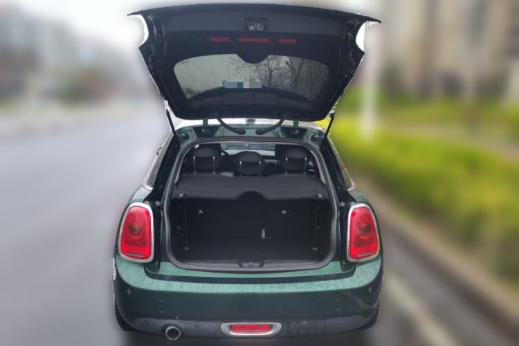 Used MINI 2015 1.5T COOPER Fun Five-Door Edition Trunk