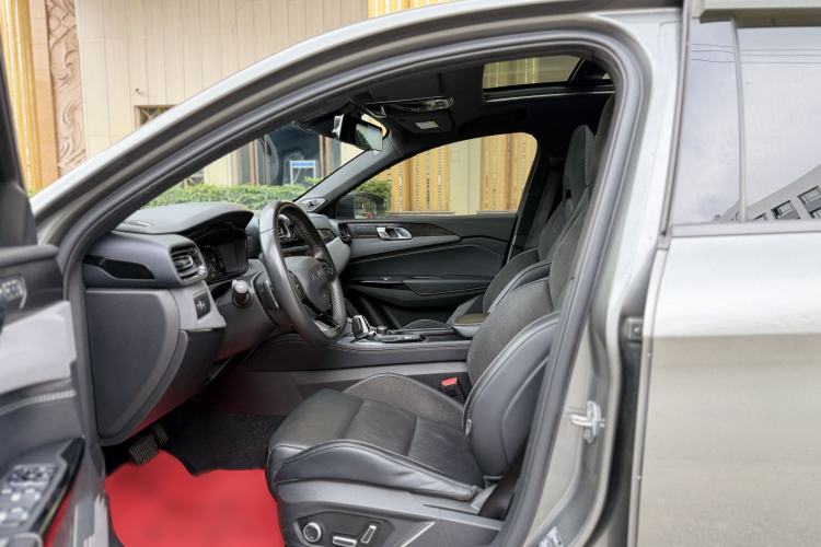 Used Lynk & Co 03 2022 2.0TD DCT JingPro Interior 5