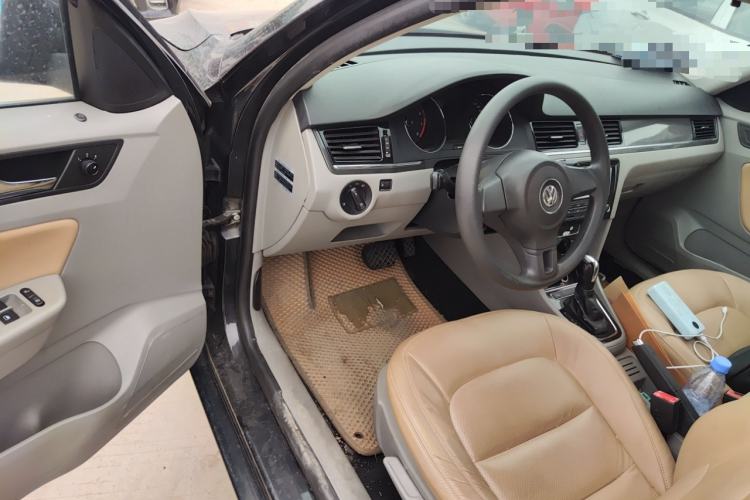 Used Volkswagen Bora 2013 1.6L Automatic Fashion Model Driver Seat