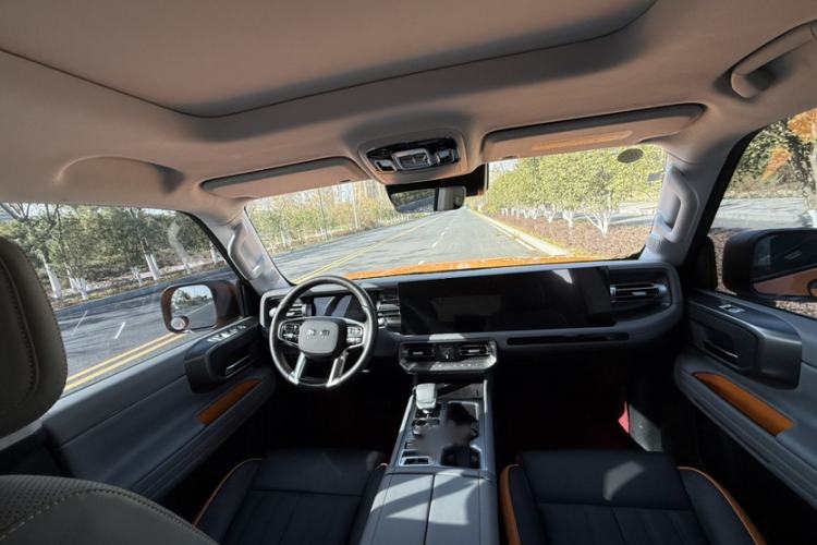 Used BAIC Off-Road BJ40 2024 2.0T All-New Urban Hunter Edition Chivalrous Style
