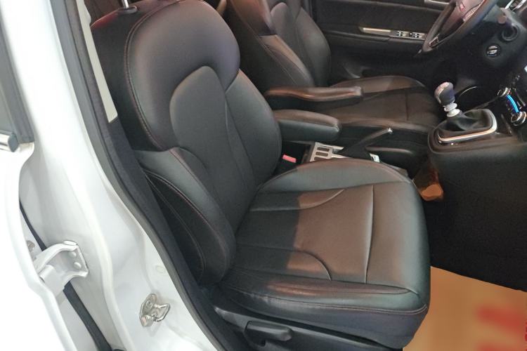 Used Haval H6 2015 Upgraded Model 1.5T Manual Two-Wheel Drive Elite Version Right Front Seat