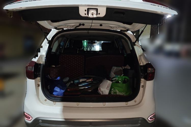 Used JMC Yusheng S350 2016 2.0T Automatic Two-Wheel Drive Gasoline Luxury Version with Sunroof 5 Seats
