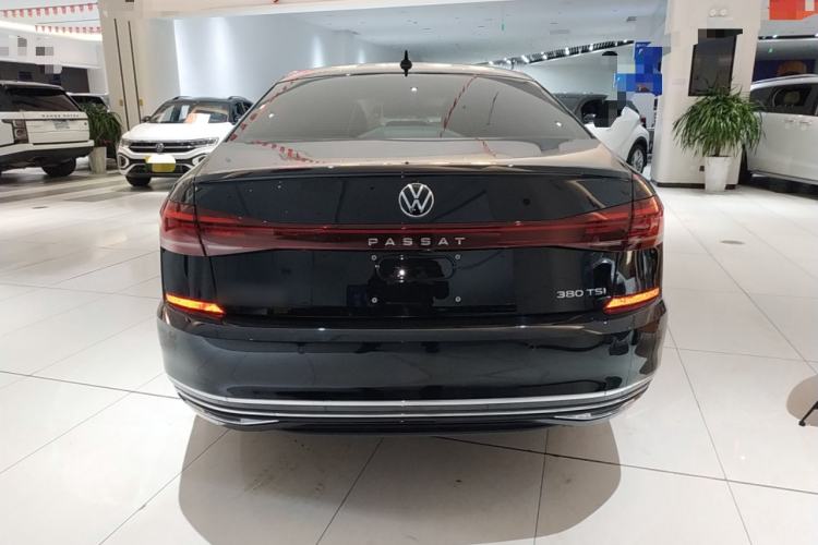 Used Volkswagen Passat 2025 Outstanding Model 380TSI Starry Dragon Glorious Edition
