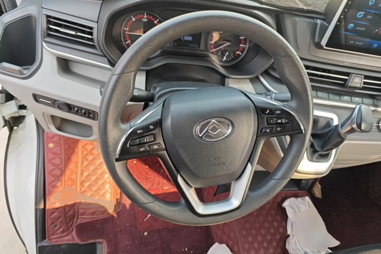 Used SAIC MAXUS Xintu V90 2020 2.0T AMT Yunjie Edition Front-Wheel Drive Rear Single Tire Short Wheelbase Mid-Height 6-Seater Steering Wheel