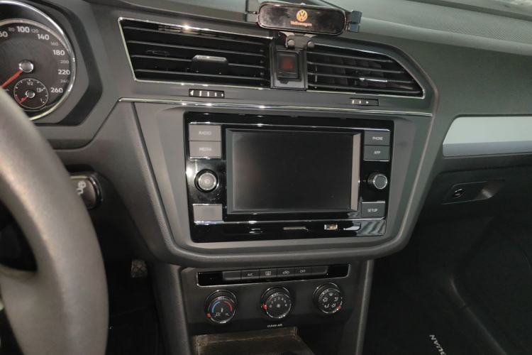 Used Volkswagen Tiguan L 2019 330TSI Automatic Two-Wheel Drive Luxury Edition China VI Standard