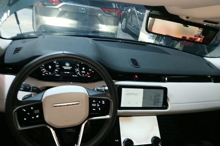 Used Land Rover Range Evoque 2021 Range Rover Velar L 249PS R-Dynamic First Edition Center Console