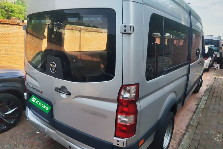 Used Foton Toano 2020 2.5T Manual Tongtu Extended-Wheelbase Mid-Roof 6/7-Seater 4J25TC3