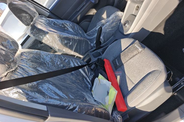 Used Wuling Hongguang New Energy 2025 Extended-Range Hybrid 50 km Standard Version
