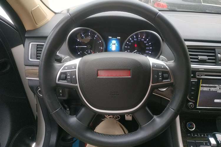 Used Haval H8 2015 2.0T Two-Wheel-Drive Luxury Version
