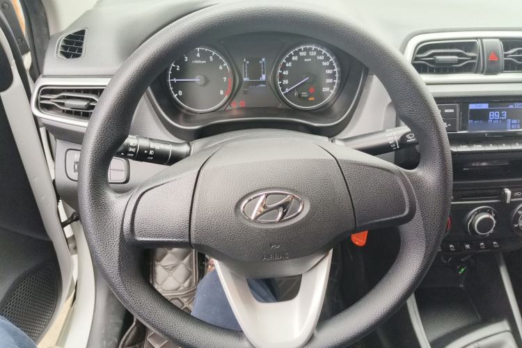 Used Hyundai Verna (older generation) 2017 1.4L Manual Huancai Edition China V Standard Steering Wheel
