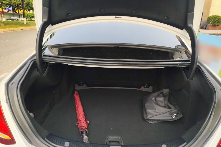 Used Mercedes-Benz E-Class 2016 E 200 L Sport Edition Trunk