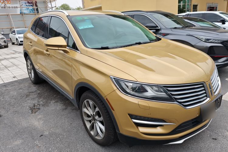 Used Lincoln MKC 2014 2.0T Two-Wheel-Drive Luxury Edition Front Right 45 Deg