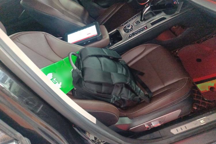 Used Wey VV6 2020 2.0T Two-Wheel Drive Smart Protection+