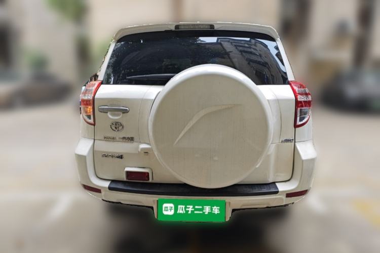 Used Toyota RAV4 2012 Luxurious 2.4L Automatic 4x4 with Stylish Features
