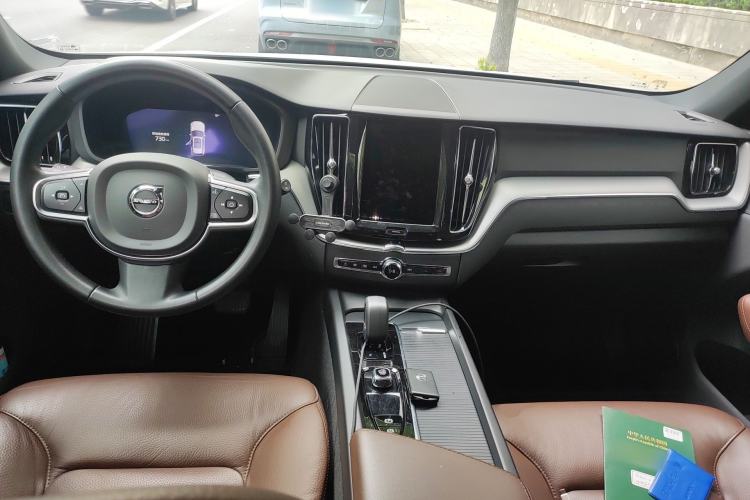 Used Volvo XC60 2024 B5 4x4 Smart Luxury Edition