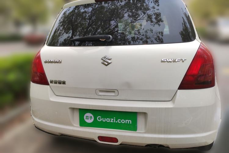 Used Suzuki Swift 2005 1.3L Manual Luxury Model
